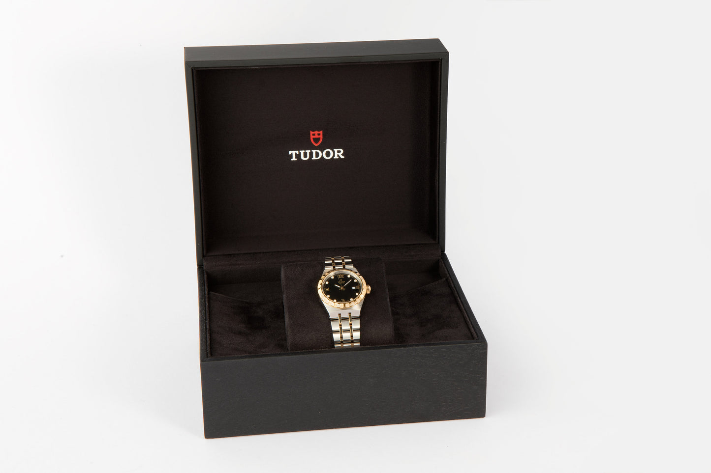 TUDOR ROYAL