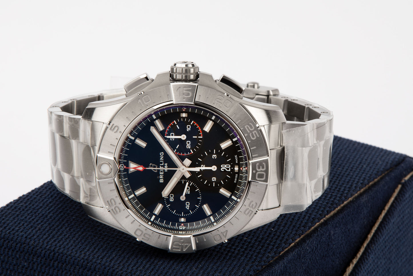 BREITLING AVENGER B01 CHRONOGRAPH 44
