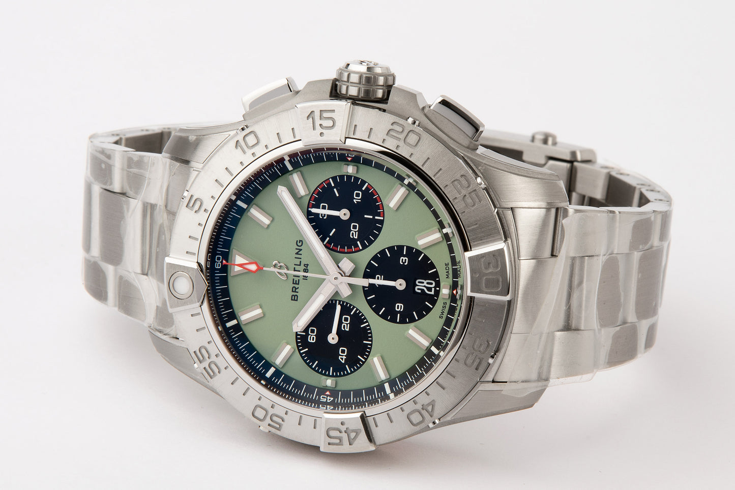 BREITLING AVENGER B01 CHRONOGRAPH 44