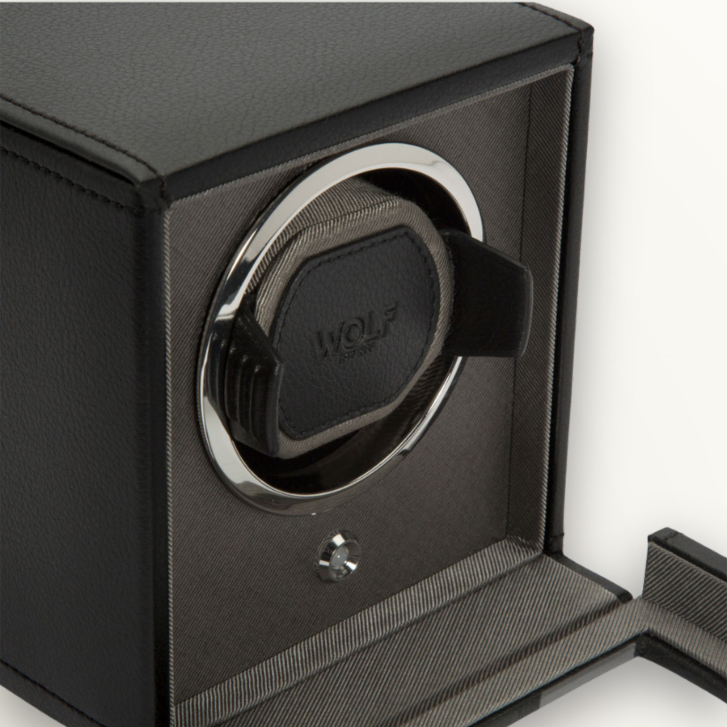 WOLF CUB SINGLE WATCH WINDER WITH COVER